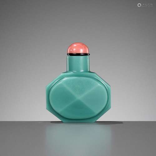 A TURQUOISE GLASS FACETED SNUFF BOTTLE, WHEEL-CUT QIANLONG M...