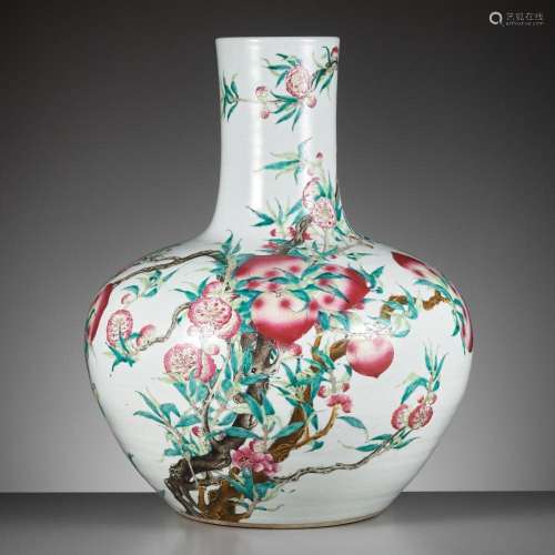 A FAMILLE ROSE ‘NINE PEACHES’ VASE, TIANQIUPING, LATE QING D...