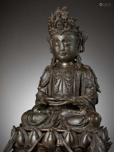A LARGE BRONZE FIGURE OF GUANYIN, LATE MING DYNASTY