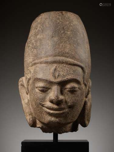 A RARE AND LARGE SANDSTONE HEAD OF HARIHARA, CHAM PERIOD