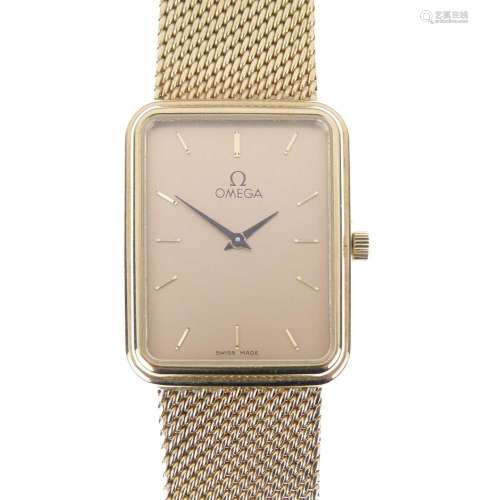 Omega - Gentlemans 9ct gold bracelet watch