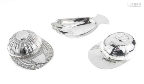 Three modern silver caddy spoons in the Georgian manner