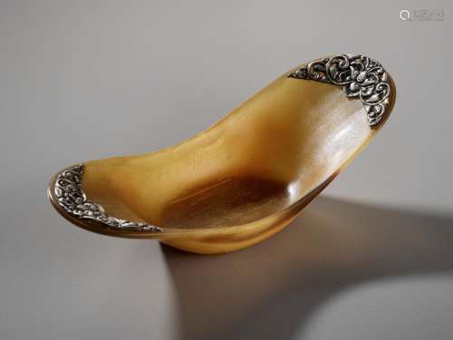 A BUFFALO HORN AND SILVER LIBATION CUP, TIBET, 19TH CENTURY