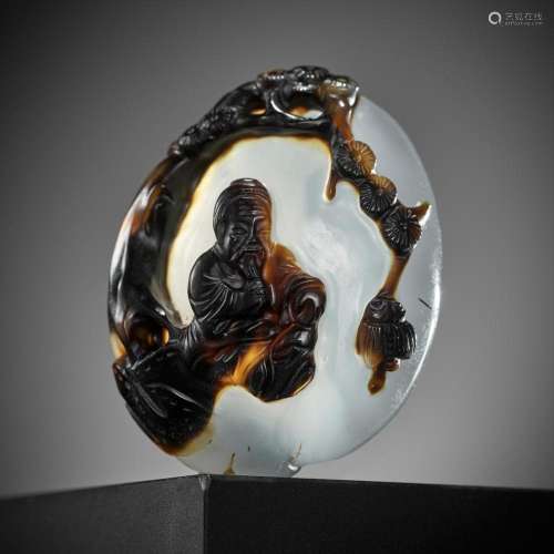 A SHADOW AGATE ‘SCHOLAR’ PENDANT, CHINA, 1750-1850