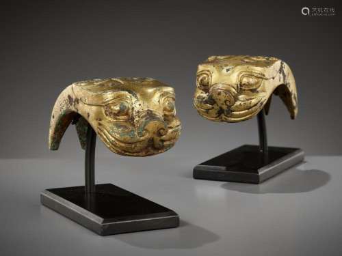 A PAIR OF GILT-BRONZE TIGER HEAD CHARIOT ORNAMENTS, WARRING ...