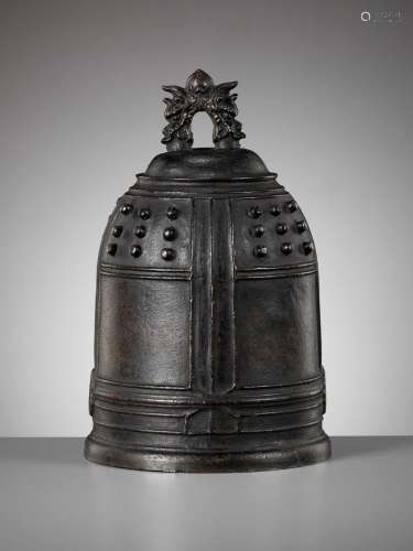 A BRONZE TEMPLE BELL, CHINA, 17TH CENTURY