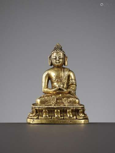 A VERY FINE GILT-BRONZE MINIATURE FIGURE OF BHAISAJYAGURU, Q...