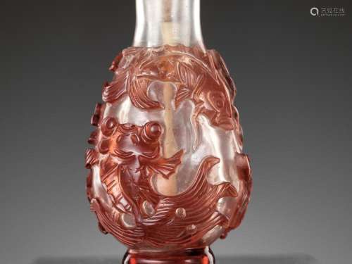A RED OVERLAY GLASS ‘CELESTIAL EYE AND CARPS’ SNUFF BOTTLE, ...