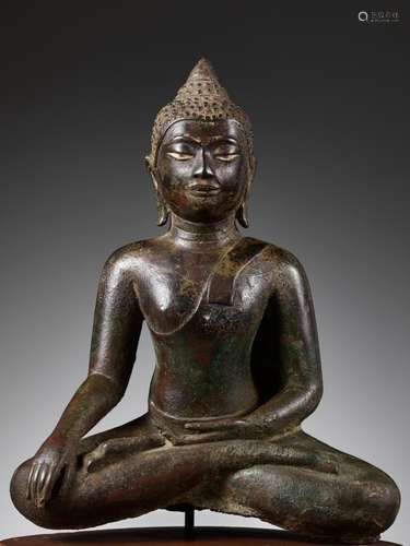 A BRONZE FIGURE OF BUDDHA SHAKYAMUNI, WAT TRA KUAN STYLE, SU...