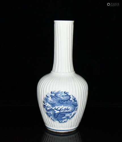 Blue and white dragon melon leng bottle x12.5 27.8 cm, 1200