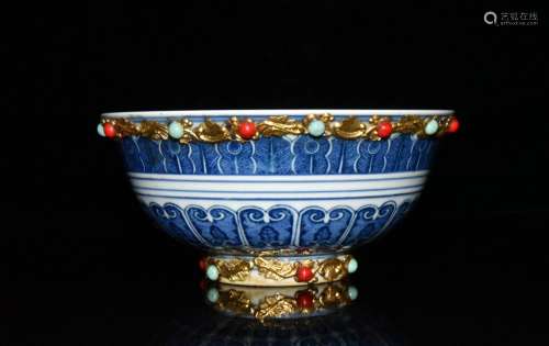 Blue and white jewel-encrusted bowl x16.2 7.6 cm, 900