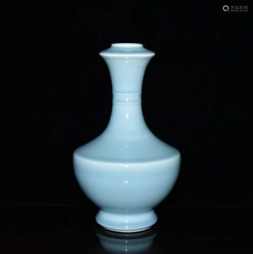 Sky blue glaze of the reward bottle of 25 x14. 5 cm. 1100