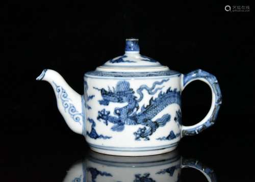 Blue and white dragon pot x15.5 9.5 cm, 600