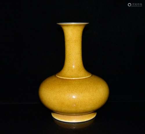 Yellow glaze on the colour of the reward bottle x21cm 28.5 1...