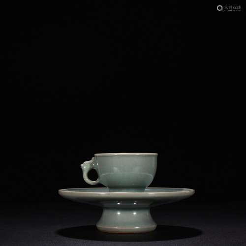 Longquan celadon powder blue glaze carved dragon cup9.5 cm h...