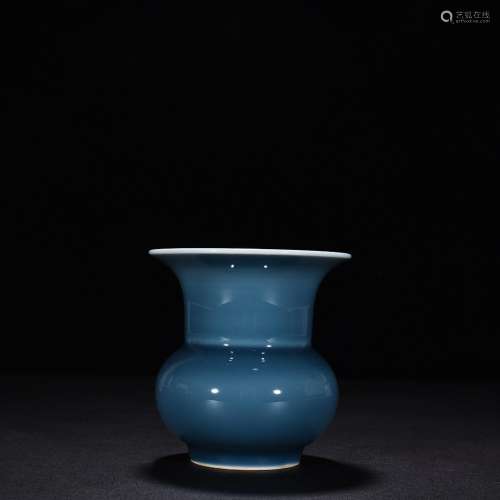 The blue glaze slag bucket10.8 cm high 10.5 cm wide