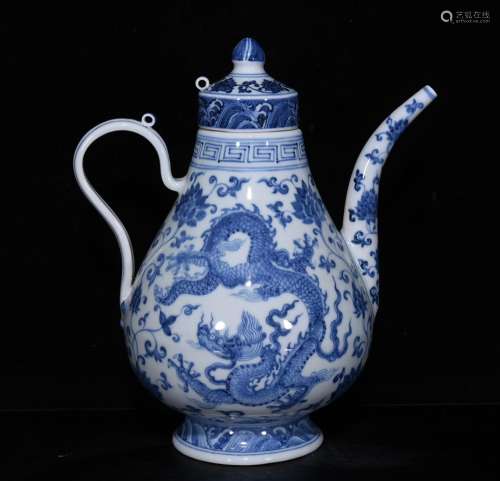 Blue and white dragon hip size 24 * 21 cm