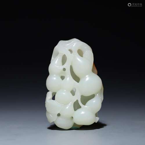 , hetian jade gourd 4.3 cm long and 6.7 cm wide 1.9 cm thick...