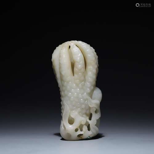 Hetian jade, bergamot 4 cm high 12.1 cm wide and 5.8 centime...