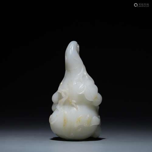 , hetian jade gourd vase is 11.8 cm wide and 6.3 centimeters...