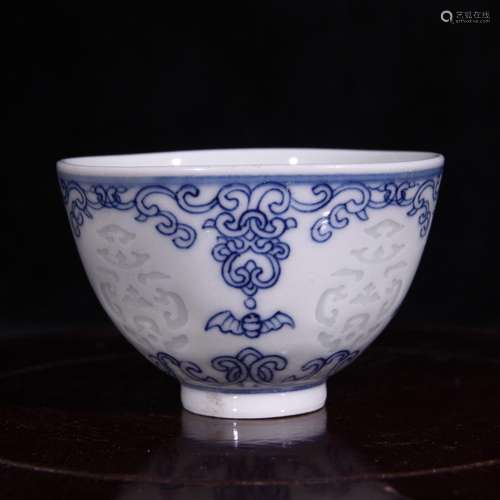 Uncluttered blue honeysuckle lines and exquisite porcelain g...