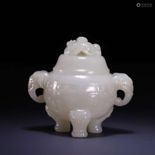 Hetian jade elephant furnace, size: 11.5 * * * * 7.5 10.6 cm...