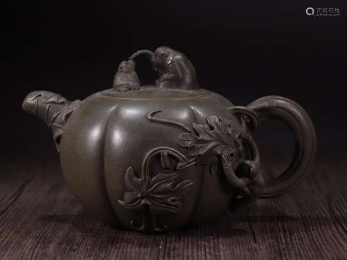 Old purple spirit monkey offer the life of the teapot, speci...