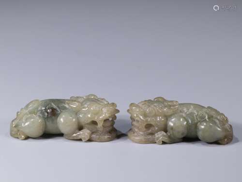 Old jade the mythical wild animal couple.Specification: sing...