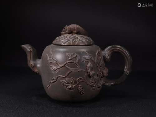 Old purple sand teapot, squirrel specifications: 12.5 cm hig...