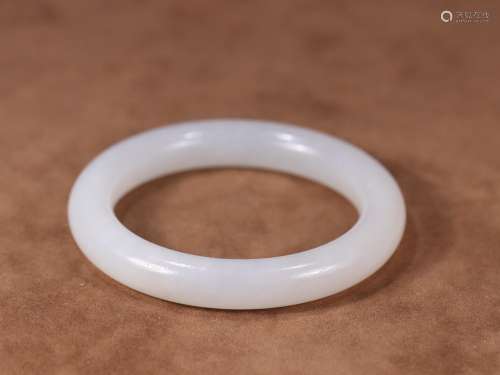 Hetian jade seed expects a bracelet.Specification: a thick 1...