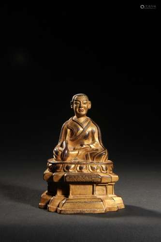 Copper and gold master statues.7.3 cm long, 6.2 cm wide, 10 ...