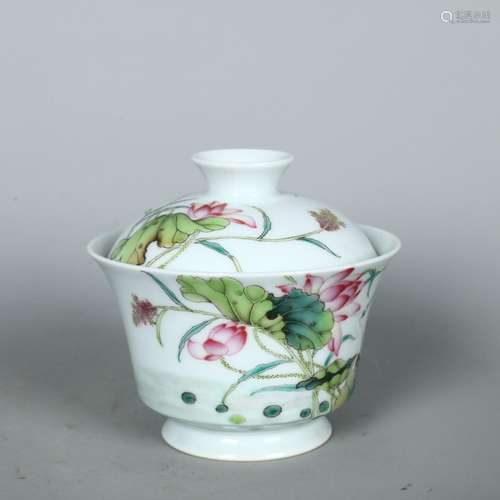 Pastel cranes tureen.Size is 9.5 9.5 cm wide