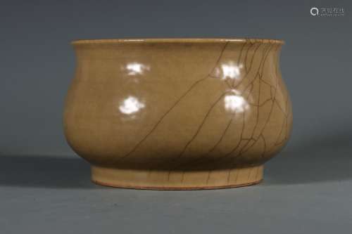 South elder brother kiln pot.Size: 10.8 cm diameter 16 cm hi...