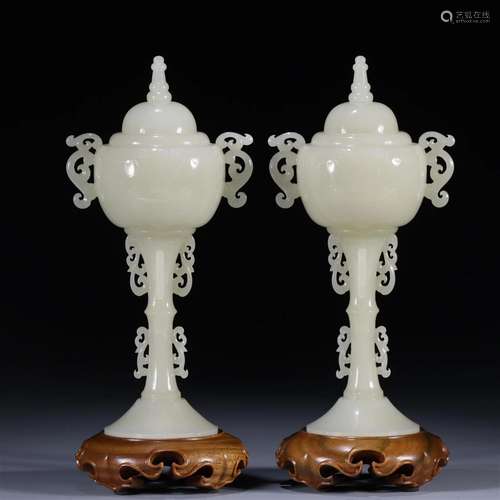 A Pair of Top and Rare Hetian Jade Lanterns Ornaments