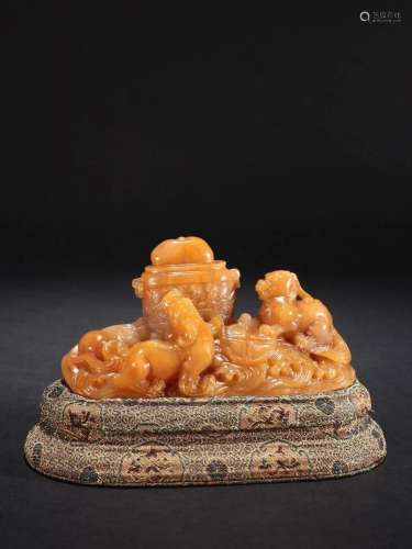A Rare and Top Carved Tianhuang Stone Beast Ornament