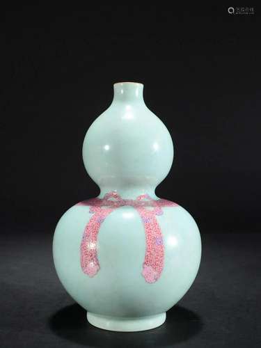 A Fine Bean Green glazed Gourd Vase