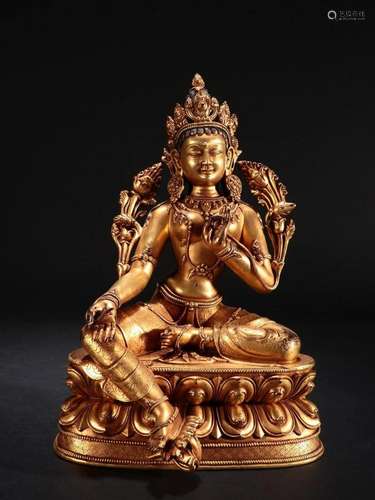 A Top Gilt-bronze Figure of Guanyin