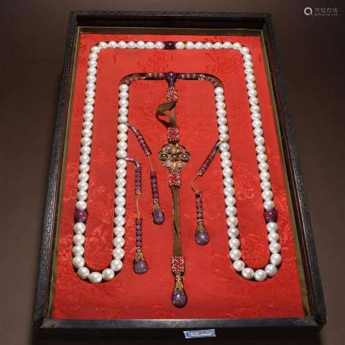 A Rare Pearl and Tourmaline Necklace