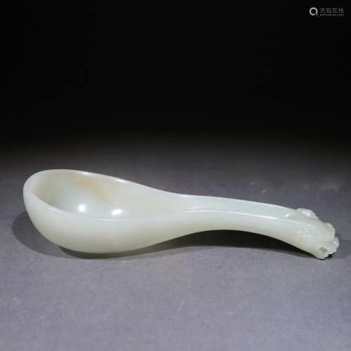 A Fine Hetian Jade Spoon