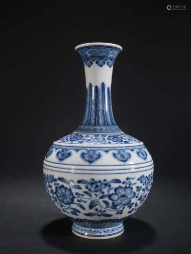 A Fine Blue and White 'Flowers' Vase