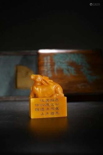 CHINESE TIANHUANG STONE SEAL WITH 'DEER' KNOB