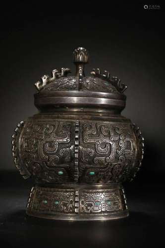 CHINESE SILVER VASE DEPICTING 'BEAST'