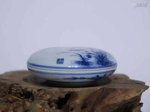 CHINESE BLUE-AND-WHITE INK-PASTE CASE DEPICTING 'BIRD AN...