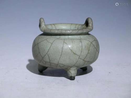 CHINESE GUAN-WARE HANDLED CENSER WITH 'IRON-WIRE' AN...