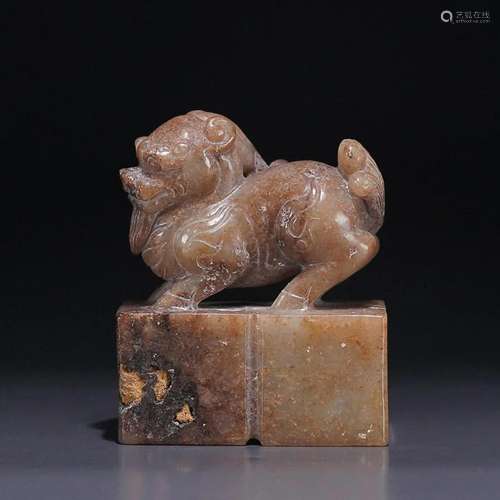 CHINESE HETIAN JADE SEAL WITH 'BEAST' KNOB