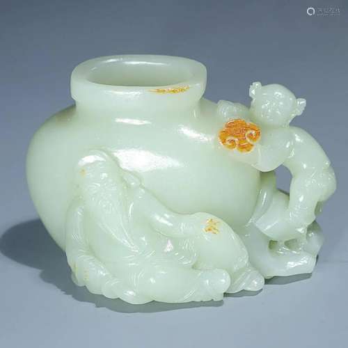 CHINESE HETIAN JADE WASHER WITH CARVED 'BOY'