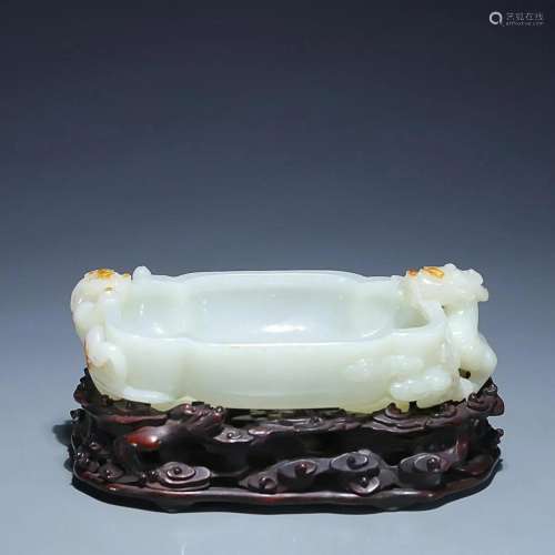 CHINESE HETIAN JADE WASHER WITH CARVED 'DRAGON'