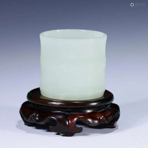 CHINESE HETIAN JADE CUP WITH CARVED 'BAMBOO'