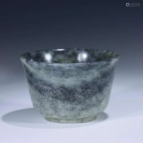 CHINESE HETIAN BLACK-AND-WHITE JADE CUP