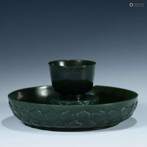 CHINESE HETIAN JADE JASPER CUP WITH CARVED 'LOTUS' O...